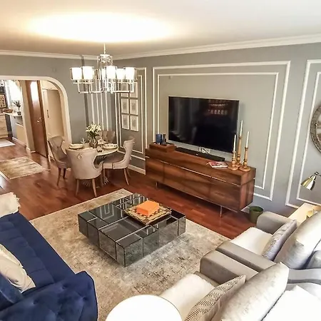 Stylish Luxury Flat, Experience Living